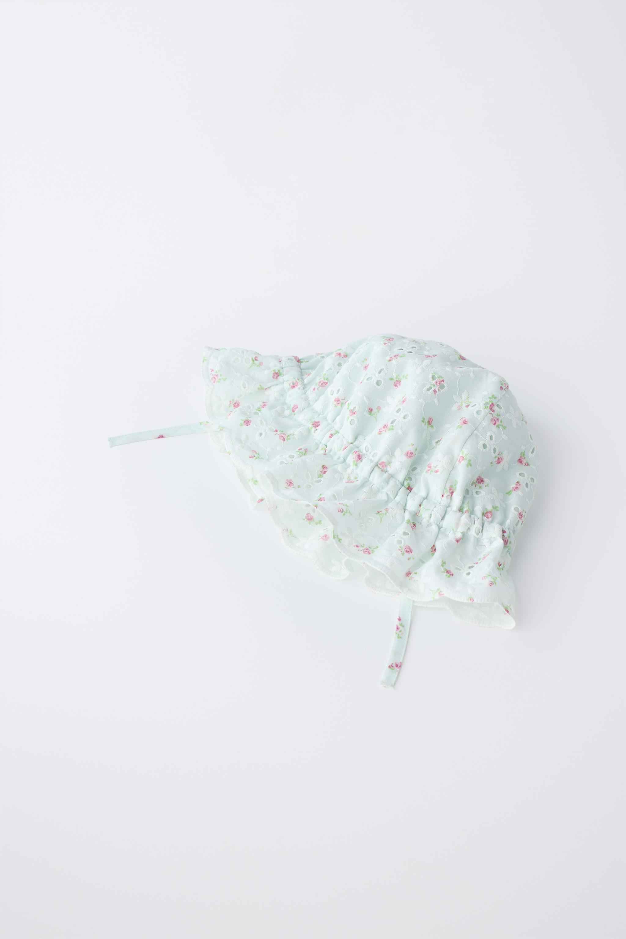 BONNET BRODÉ SUISSE IMPRIMÉ FLEURS
